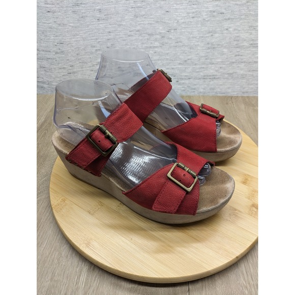 Dansko Red Leather Buckle‎ Strap Wedge Sandals Comfort Shoes Size 39 8.5 Selma - Picture 1 of 9